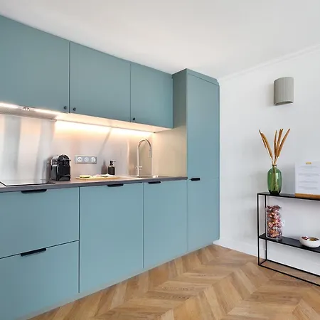 Marais Elegance - 1 Bedroom *