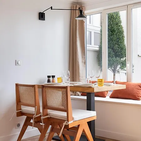 Marais Elegance - 1 Bedroom *